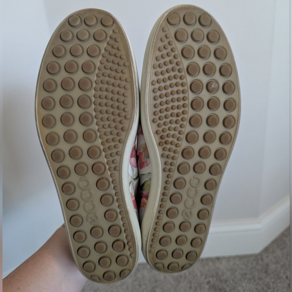 Ecco Soft 7 Leather Sneakers Floral sz 9.5 - Picture 6 of 7